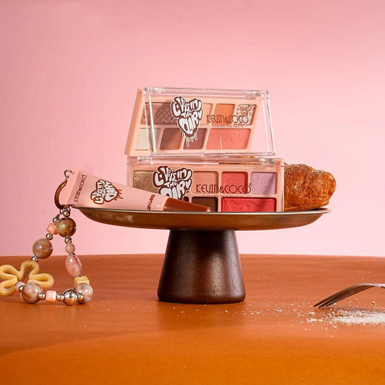 Love Is In The Air 8 Color Palette & Lip Gloss (12 units)